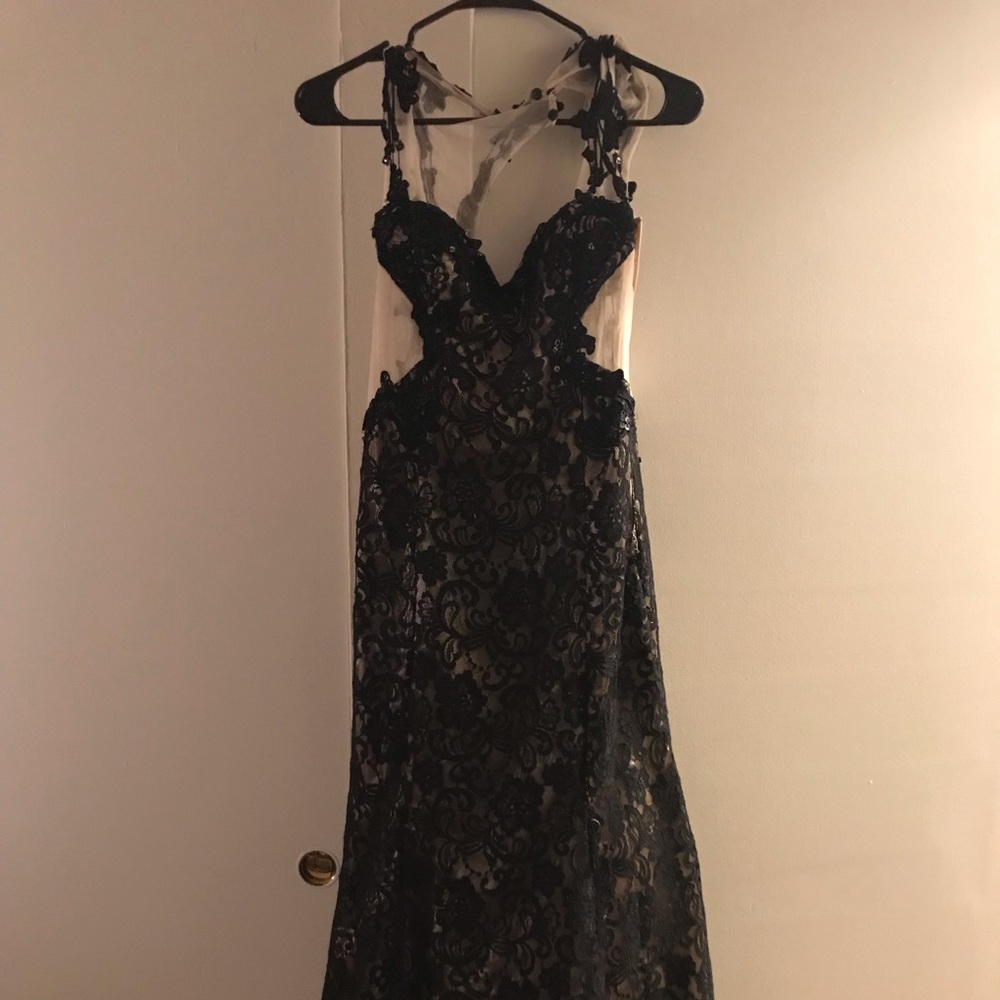 Dress - Picture 2 of 6